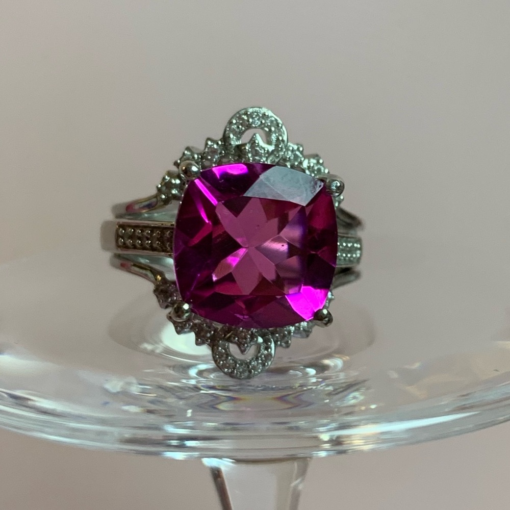 🩷Radiant Orchid Quartz Ring🩷